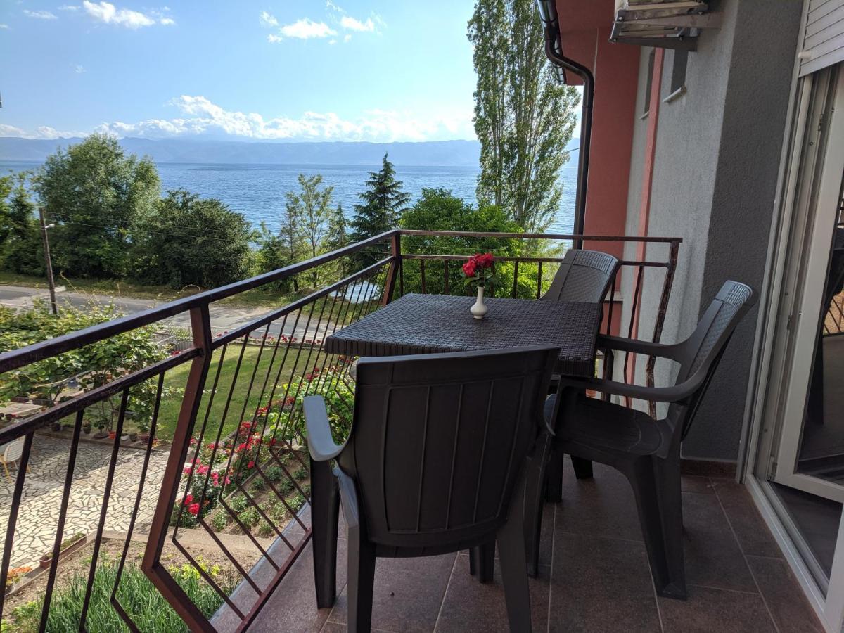 Ajkoski Apartments Pestani Kültér fotó