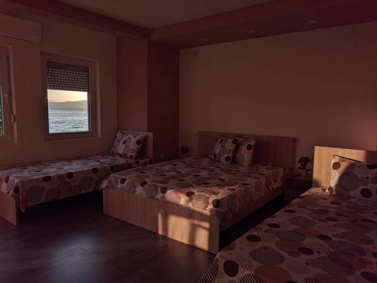 Ajkoski Apartments Pestani Kültér fotó