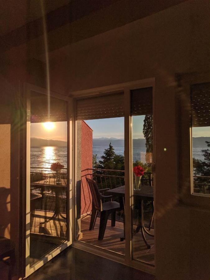 Ajkoski Apartments Pestani Kültér fotó
