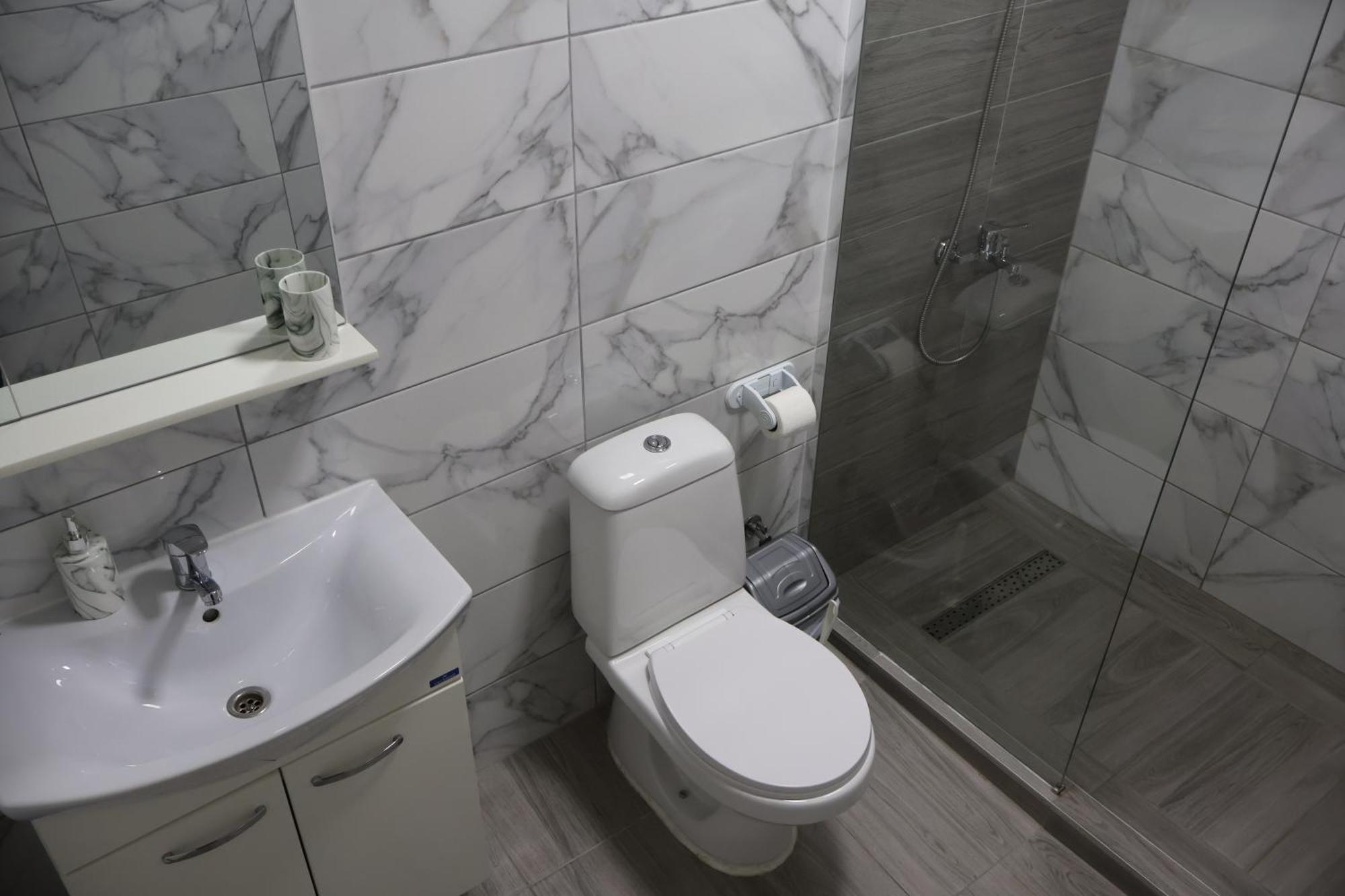 Ajkoski Apartments Pestani Kültér fotó