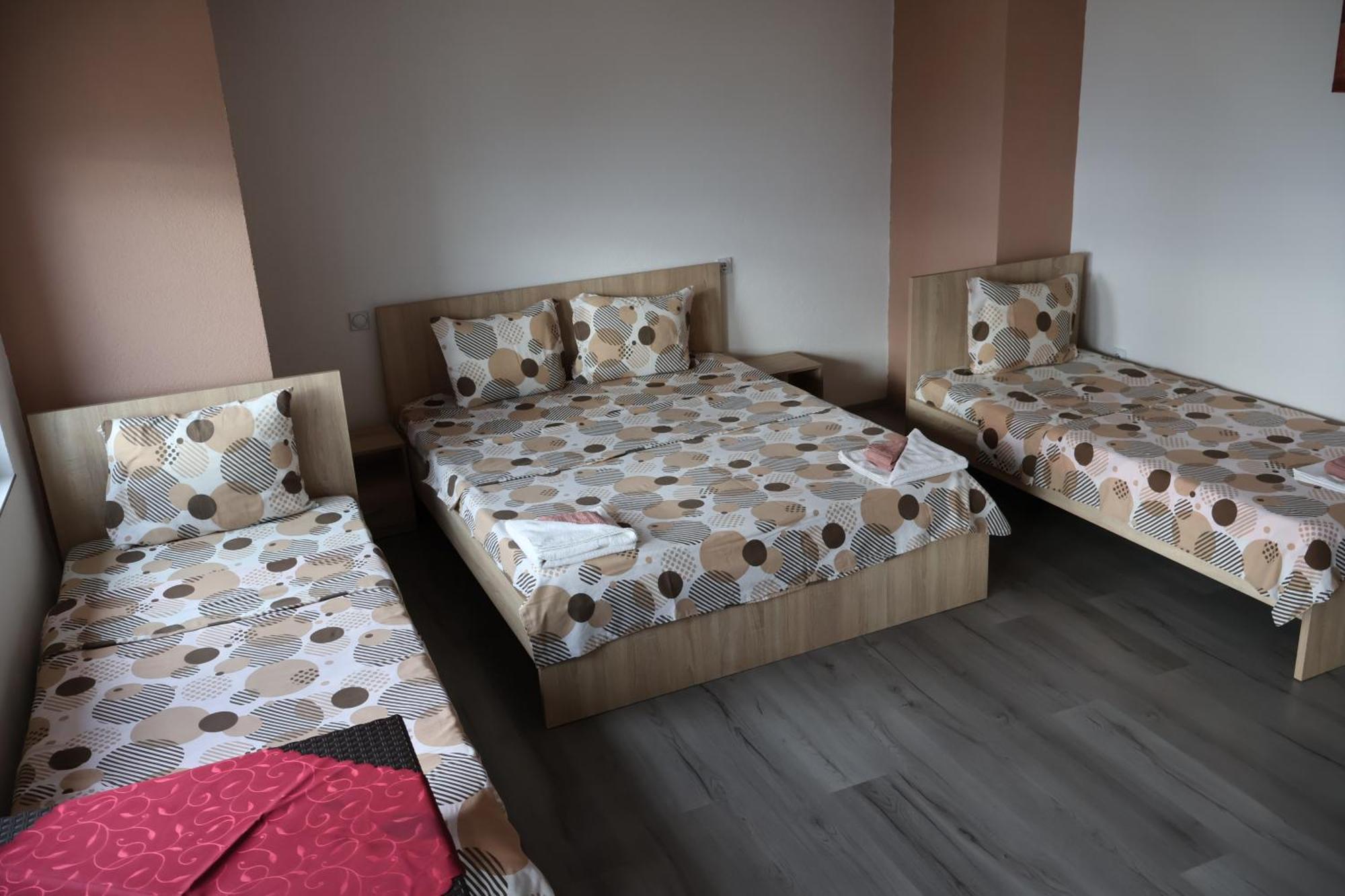 Ajkoski Apartments Pestani Kültér fotó