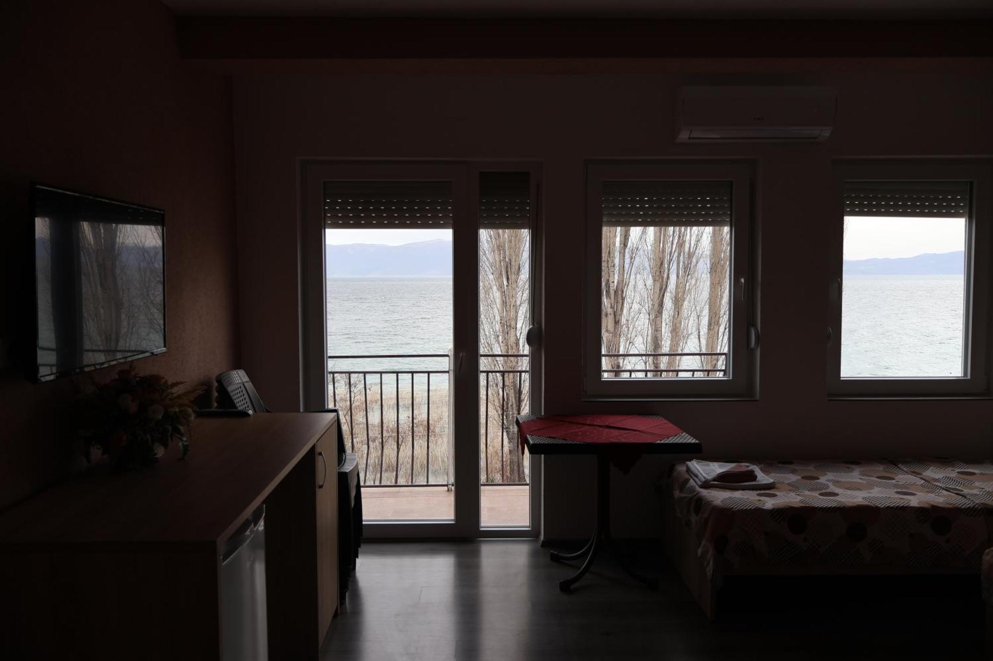 Ajkoski Apartments Pestani Kültér fotó