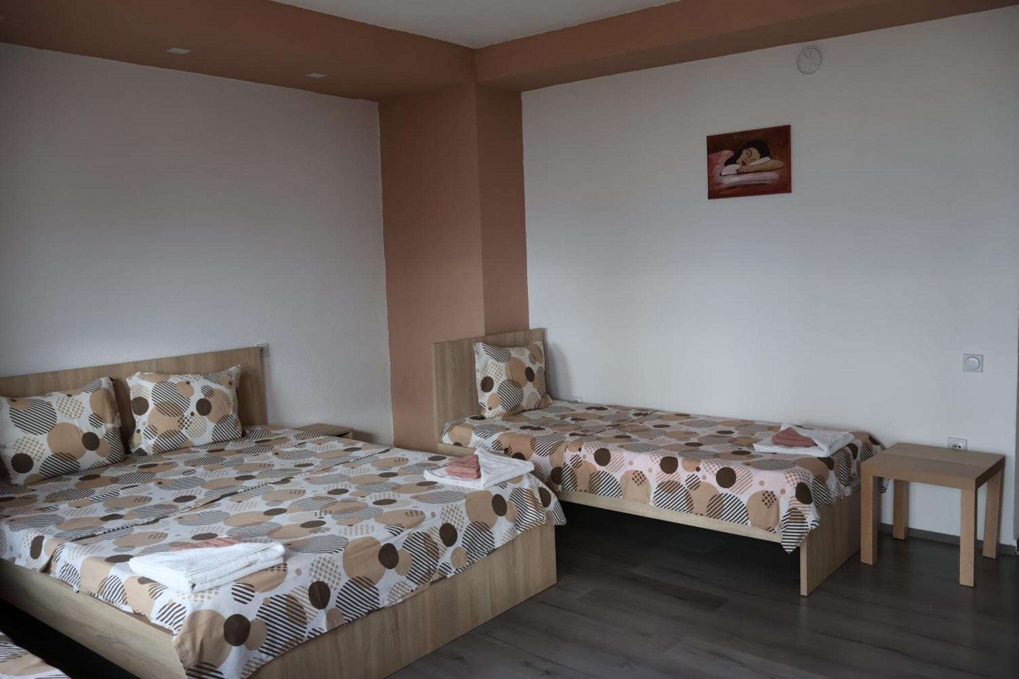 Ajkoski Apartments Pestani Kültér fotó
